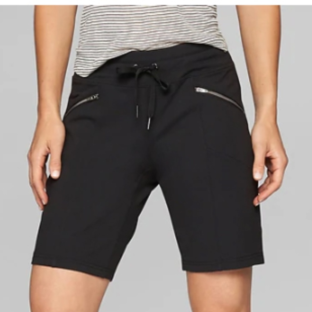 NWT Athleta Metro Slouch Shorts in Black